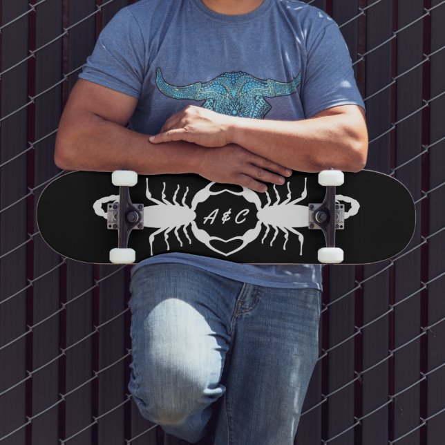Skate Escorpiões Brancos Góticos Monogramas Personalizad (Ao ar livre 3)
