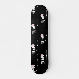 Skate Esqueleto de Halloween com uma espada