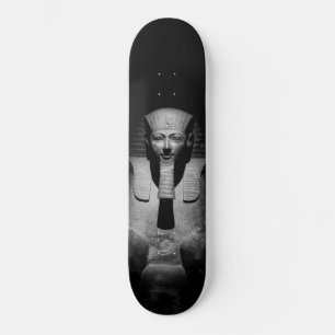 Skate Faraó rei preto e branco