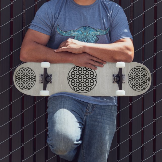 Skate FLOR DA VIDA - Símbolo de Geometria Sagrado cheio  (Ao ar livre 3)