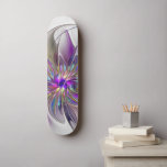 Skate Flor de Arte Abstrato, Enérgica e Colorida<br><div class="desc">Uma flor de fantasia multicolorida e poderosa,  arte floral fractal única. Design para seu skate decorativo incomum e muito mais.</div>
