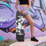Skate Flor Preto E Branco De Cereja<br><div class="desc">Design floral de cereja branca e preta.</div>