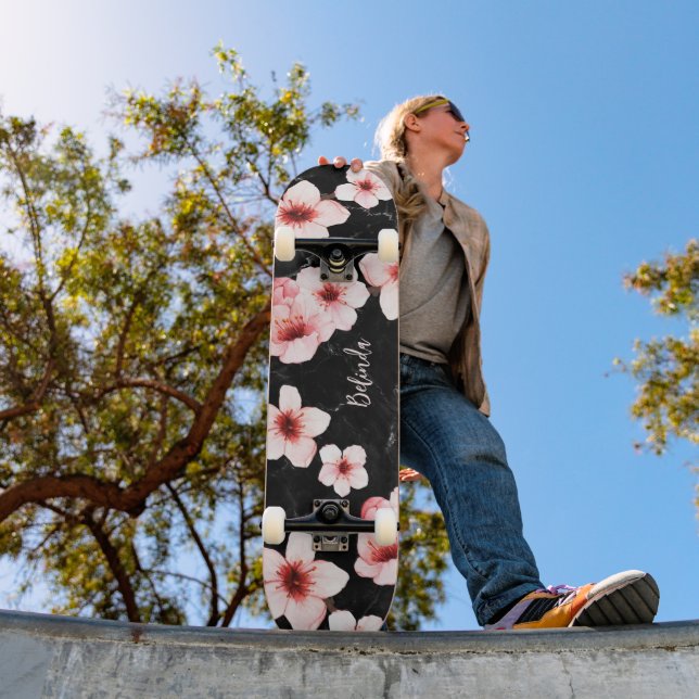 Skate Floral Cereja Blossom Monograma Negra Rosa Menina (Ao ar livre 1)