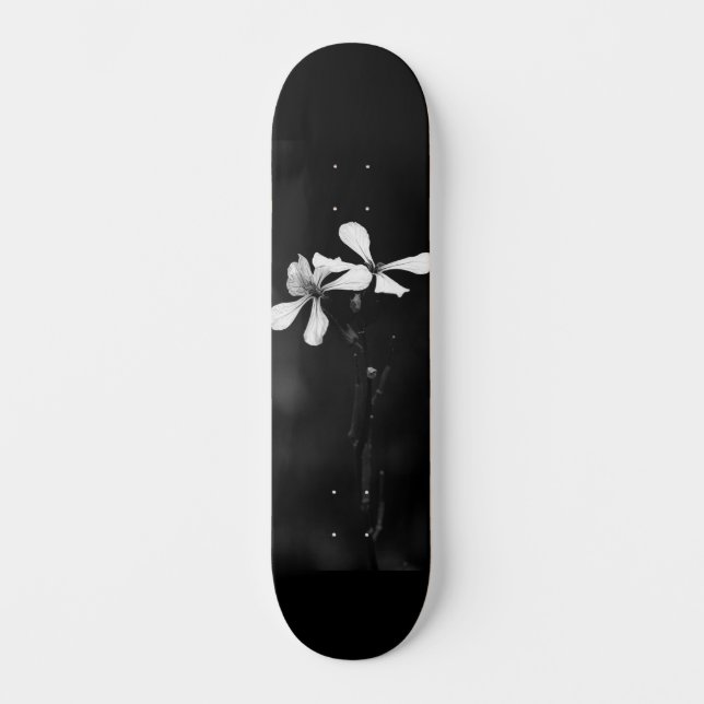 Skate floral preto e branco minimalista (Frente)