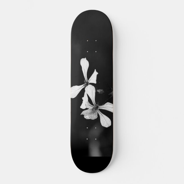 Skate floral preto e branco minimalista (Frente)