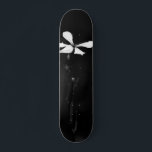 Skate floral preto e branco mínimo<br><div class="desc">https://www.zazzle.com/minimal_black_and_white_floral_paper_cups-256053644328827537</div>