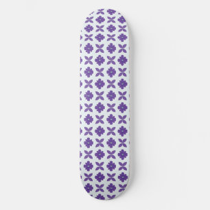Skate Flores Roxas com Fundo Claro