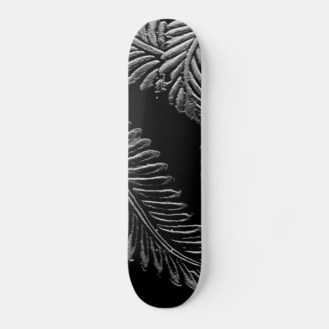 Skate Folhas Pretas e Brancas (Frente)