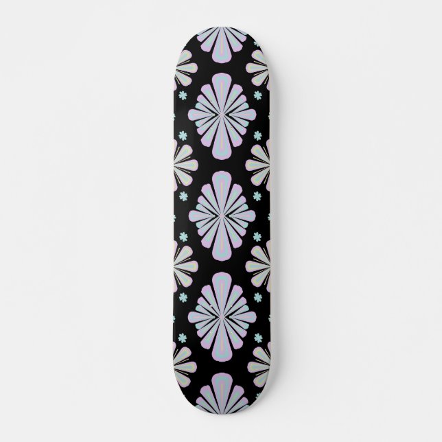 Skate Formas Florais Pastéis em Fundo Preto (Frente)