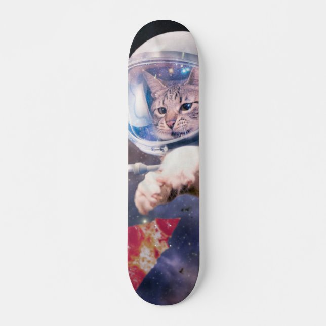 Skate Gato astronauta caçando uma fatia de pizza (Frente)