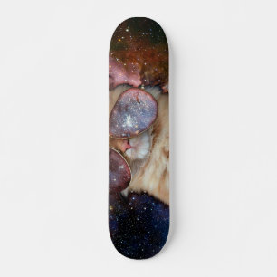 Skate Gato espacial vestindo óculos escuros