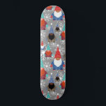 Skate Gnome Snowflake Ilustra Padrão de Natal<br><div class="desc">Este padrão de Natal bonito e festivo é a design perfeita para se presentear a si mesmo, aos seus amigos e à sua família. Apresenta três gnomos multirraciais com suéteres, chapéus, luvas e botas de natal nórdico e justo, sobre um simples fundo de cinza. O esquema de cores inclui preto,...</div>