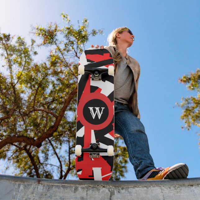 Skate Grafite preto, branco e vermelho (Ao ar livre 1)