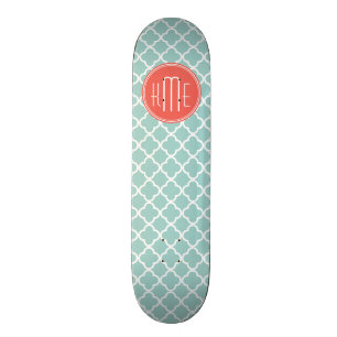 Skate Hortelã e Quatrefoil coral com monograma feito so