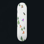 Skate Ilustração do Freeride Snowboarder Snowboard<br><div class="desc">Arte legal de ilustração branca de snowboarders coloridos,  descida de snowboard em montanhas entre pinheiros,  spruce,  árvores de abeto sobre pó fresco de neve. Snowboard e xmas esporte ao ar livre numa floresta de inverno. Dons do Snowboarder. Decoração de Natal de Snowboard.</div>
