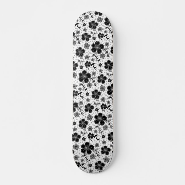 Skate Impressão Floral preto-e-branco (Frente)