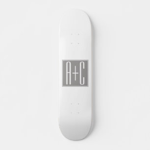 Skate Iniciais de Casais Editáveis Branco e Cinza