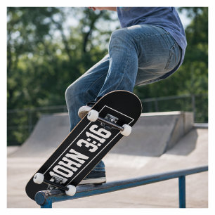 Skate João 3:16 Simples Moderno Preto e Branco Cristão