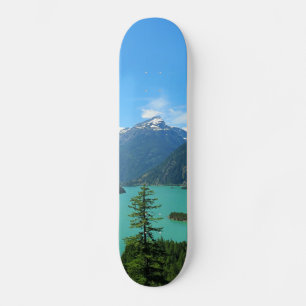 Skate Lago Turquesa da Montanha Snowy em Washington
