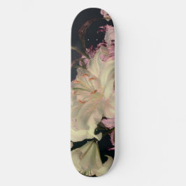 Skate Lírios Brancos em Arte Floral de Fundo Escuro