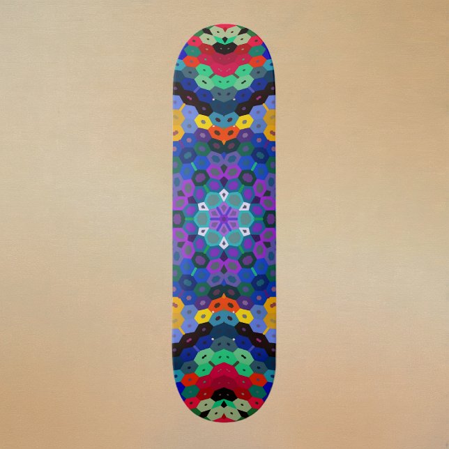 Skate Mandala Hexagonal Azul Amarelo Vermelho e Verde (Blue Yellow Red and Green Hexagon Mandala Skateboard by Wormhole Orbital)