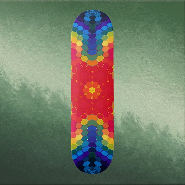 Skate Mandala Hexagonal Vermelho Amarelo e Azul (Red Yellow and Blue Hexagon Mandala Skate Board by Wormhole Orbital)