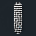 Skate Marcadores brancos e pretos de diamante e nome ou<br><div class="desc">Saia com este impressão de skate de damas brancas e pretas.  Preencha com seu nome ou texto na sua escolha de cores vermelhas,  azuis,  rosa,  amarelas e roxas.</div>