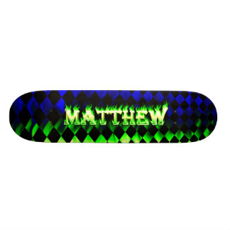 Skate Mateus skate, fogo verde e design de chamas.