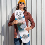 Skate Melhor Pai do Mundo | Foto<br><div class="desc">Procurando um presente único para o Papai, perfeito para o Dia dos Pais, aniversários ou apenas para dizer Eu te amo! Este design moderno simplista apresenta uma tipografia que lê 'MELHOR PAI DO MUNDO' e sua foto favorita. O estilo da fonte de texto editável pode ser alterado clicando no link...</div>