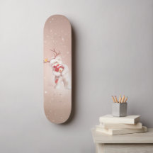 Menina abraçando cachorro em Reindeer Antlers