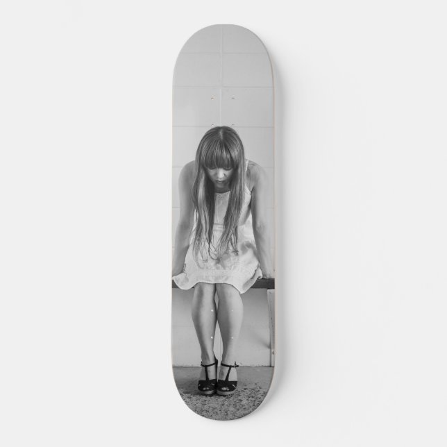 Skate Menina Preocupada (Frente)