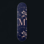 Skate Monograma de folha Rosa de ouro azul-mármore Marin<br><div class="desc">Placa de skate Marinho de cor azul mármore azul mármore azul marble ouro monograma com rosa de cor-de-rosa/dourado da moenda no mármore azul marinho e no seu monograma personalizado. Perfeito para sua estética feminina e luxuosa.</div>