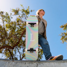 Skate Monograma Moderno Arco-Íris de Garota Legal