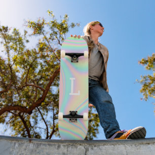Skate Monograma Moderno Arco-Íris de Garota Legal