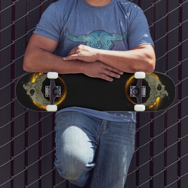 Skate Morto da Lua Retroativa Queimando Caveira em Fogo (Ao ar livre 3)