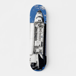 Skate NASA Ônibus Espacial Discovery em Órbita Terrestre