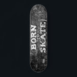Skate Nascer para o grafite branco da placa-skate<br><div class="desc">Legal skateboard com fundo de quadro negro com corações e escritos brancos,  com a frase "Nascer a skate" em uma fonte moderna de grafite.</div>