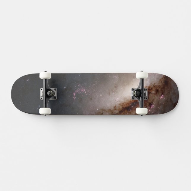 Skate Ngc 4258 Em Formação Estelar Intensa. (Horz)