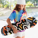 Skate Nome Personalizado de Formas de Abstrato Moderno<br><div class="desc">O Abstrato moderno forma o nome personalizado personalizado do Skateboard apresenta seu nome personalizado na tipografia moderna com formas coloridas de abstrato em um fundo preto. Personalize editando o texto na caixa de texto fornecida. Dê um presente personalizado, skate personalizado ao seu skate favorito para o Natal, aniversário ou seu...</div>
