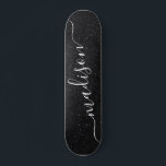 Skate Nome Personalizado do Shimmer Glitter Preto<br><div class="desc">Tabuleiro de Skateboard Personalizado do Shimmer Glitter Preto apresenta um moderno shimmer Glitter Preto com o seu nome personalizado no centro. Elaborado por ©Evco Studio www.zazzle.com/store/evcostudio</div>