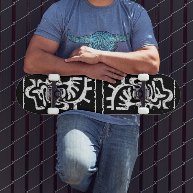 Skate Odd critters b&w abstract art  (Ao ar livre 3)