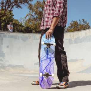Skate Olhar para o Mármaco Roxo de Duas Toneladas