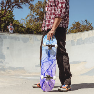 Skate Olhar para o Mármaco Roxo de Duas Toneladas
