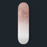 Skate Ombre de sequência de brilho Dourado com Rosa bril<br><div class="desc">Este design chic e glamouroso é perfeito para a moda e na moda. Ele retrata uma sequência brilhante de rosa dourado cintilante e gradiente branco ombre. É moderno, feminino, bonito e legal. ***NOTA DE DESIGN IMPORTANTE: Para qualquer solicitação de design personalizada, como solicitações de correspondência de produtos, alterações de cor,...</div>