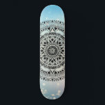 Skate Padrão Abstrato Geométrico de Mandala Azul<br><div class="desc">Um belo padrão geométrico simétrico mandala em um fundo de xímeo azul.</div>