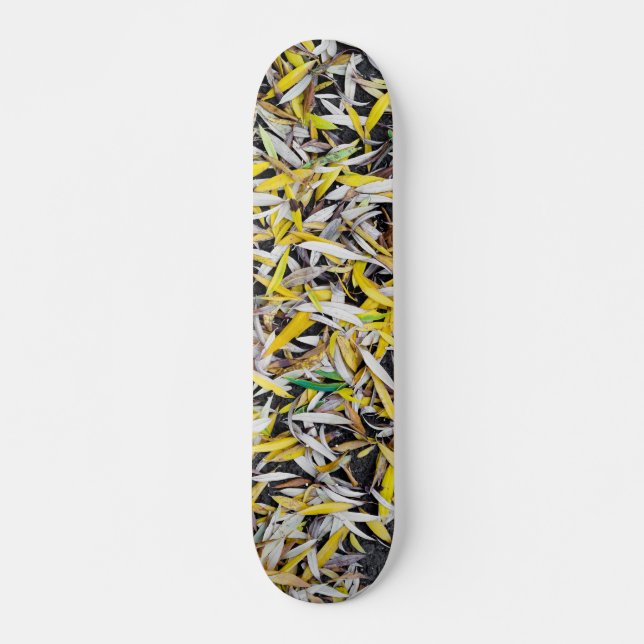 Skate Padrão das folhas caídas em preto (Frente)