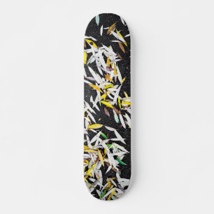Skate Padrão das folhas em queda de preto
