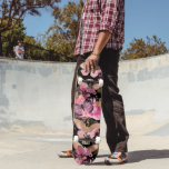 Skate Padrão de Borboleta Floral de Folha Rosa e Dourada<br><div class="desc">Padrão de Borboleta Floral de Folha rosa Dourada e Gold Foil Girly. Este Padrão de Flores e Borboletas Rosa Esbranquiçadas é perfeito para o presente de aniversário de uma menina.</div>