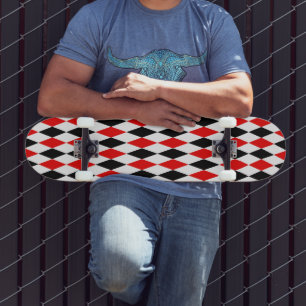 Skate Padrão de Diamantes Arlequim Vermelho Preto e Bran