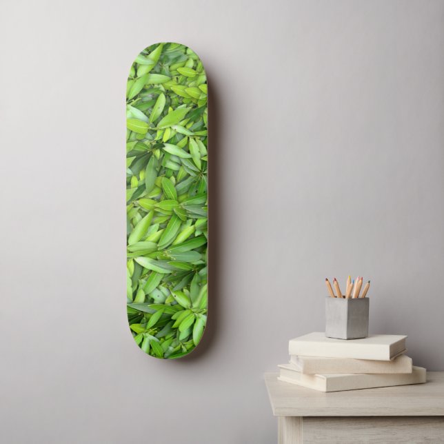 Skate Padrão de Folhas Verde Lush - Botânica da Natureza (Arte de parede)